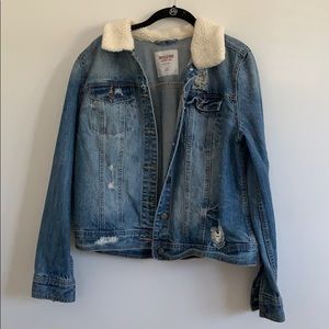 Denim jacket with faux fur collar